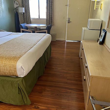 ทราเวลลอดจ์ บาย วินด์แฮม ฮอลบรูก Hotel โฮลบรุค ภายนอก รูปภาพ