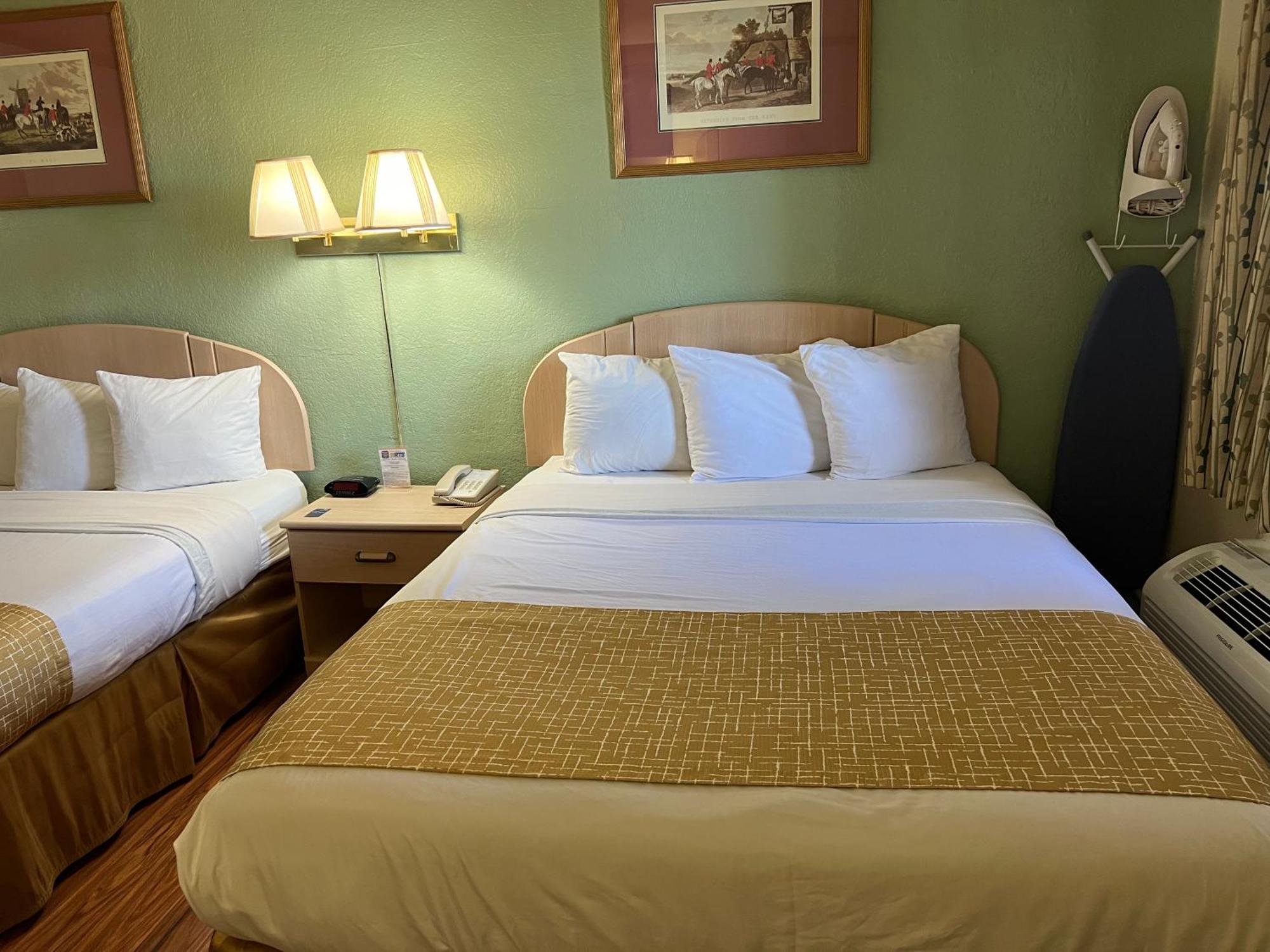 ทราเวลลอดจ์ บาย วินด์แฮม ฮอลบรูก Hotel โฮลบรุค ภายนอก รูปภาพ